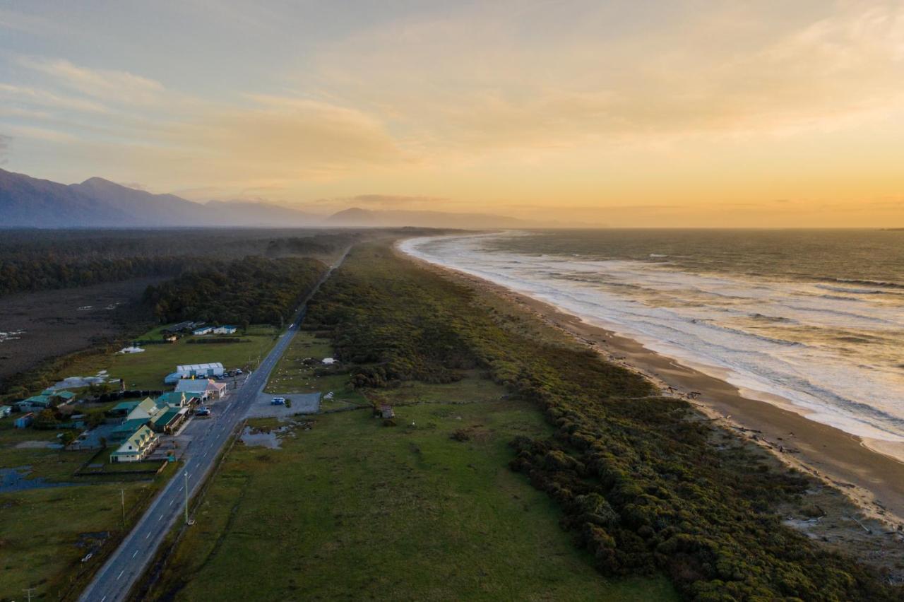 Haast Beach Motel Exteriör bild