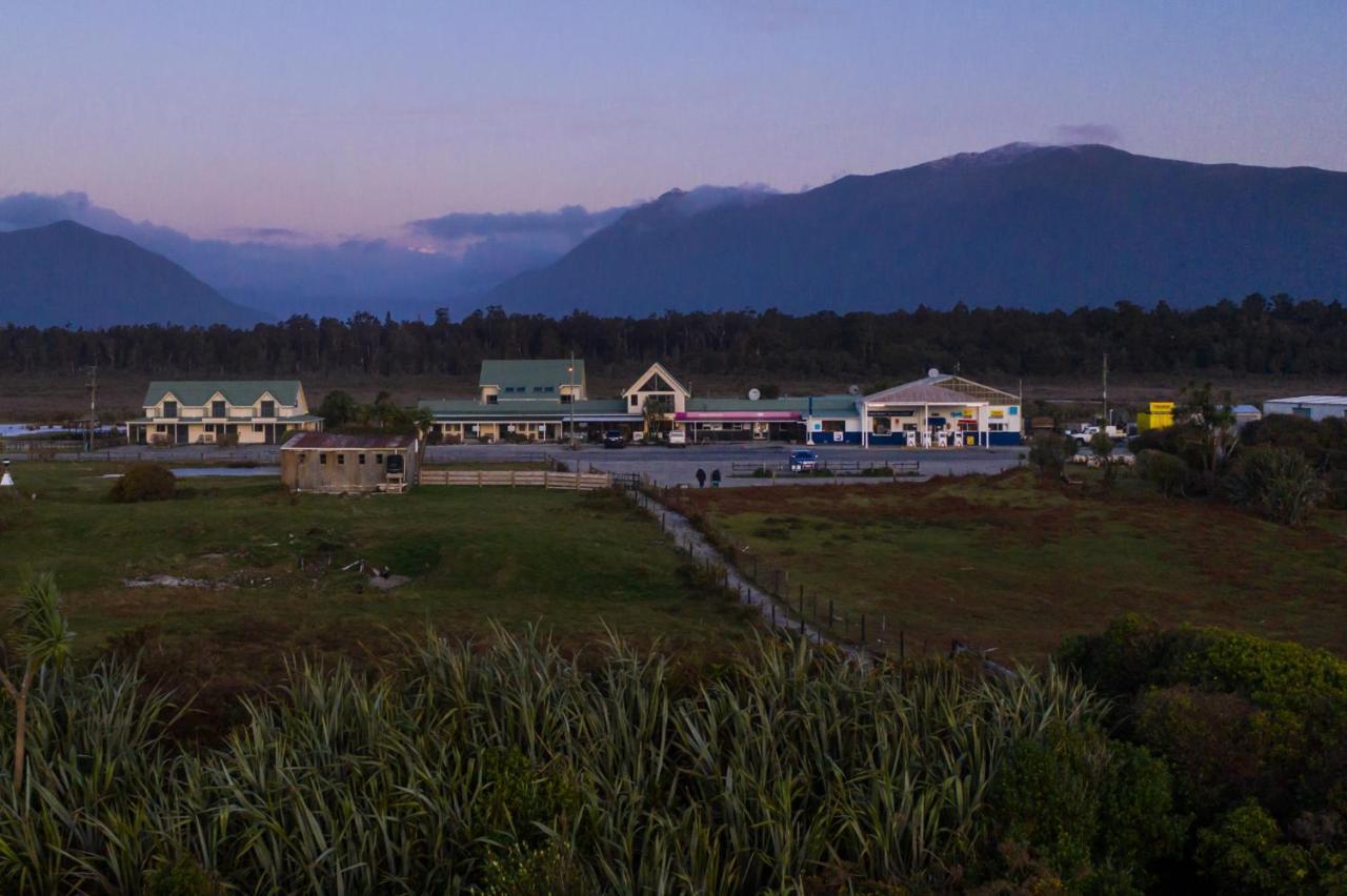 Haast Beach Motel Exteriör bild