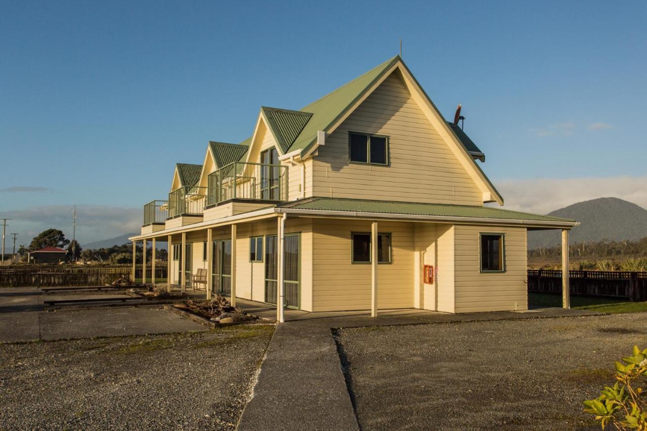 Haast Beach Motel Exteriör bild