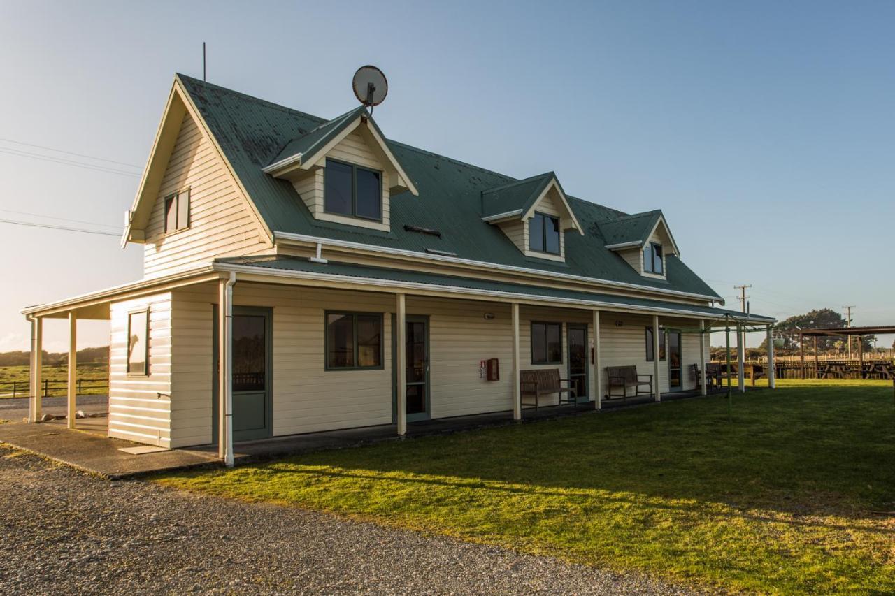 Haast Beach Motel Exteriör bild