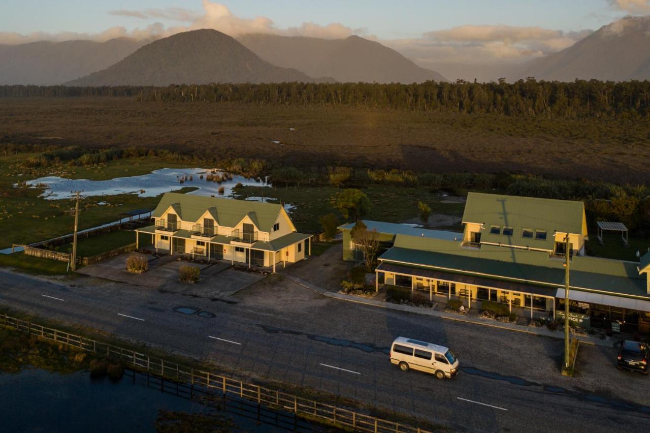 Haast Beach Motel Exteriör bild