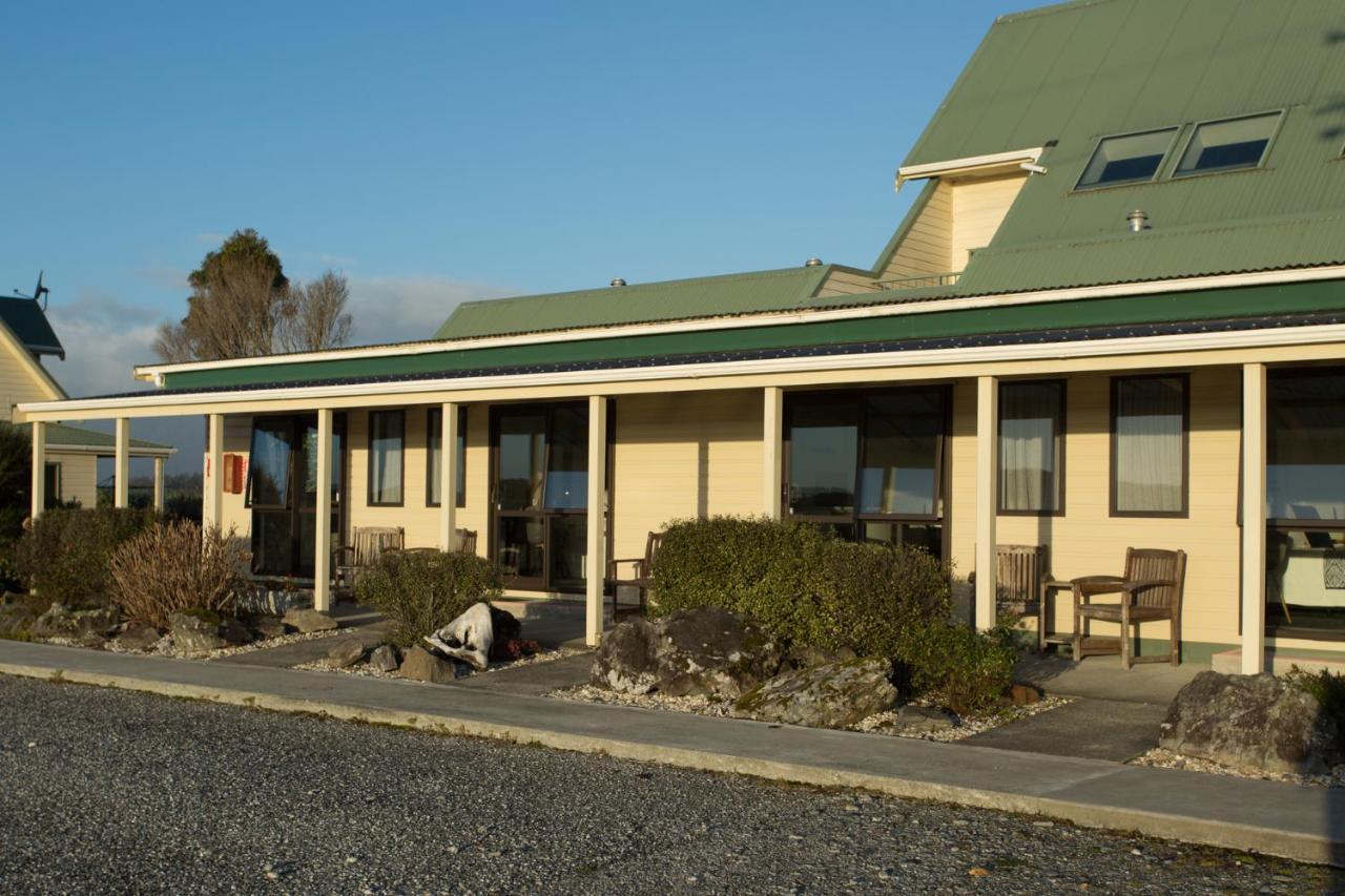 Haast Beach Motel Exteriör bild