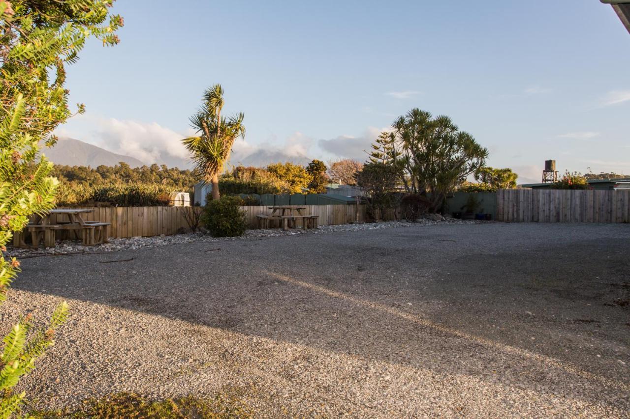 Haast Beach Motel Exteriör bild